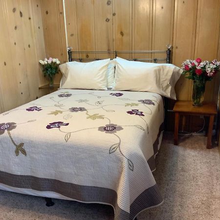 The Woods Hotel - Gay Lgbtq Cabins เกอร์นวิลล์ ภายนอก รูปภาพ