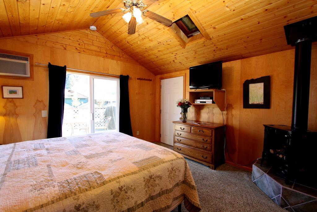 The Woods Hotel - Gay Lgbtq Cabins เกอร์นวิลล์ ห้อง รูปภาพ
