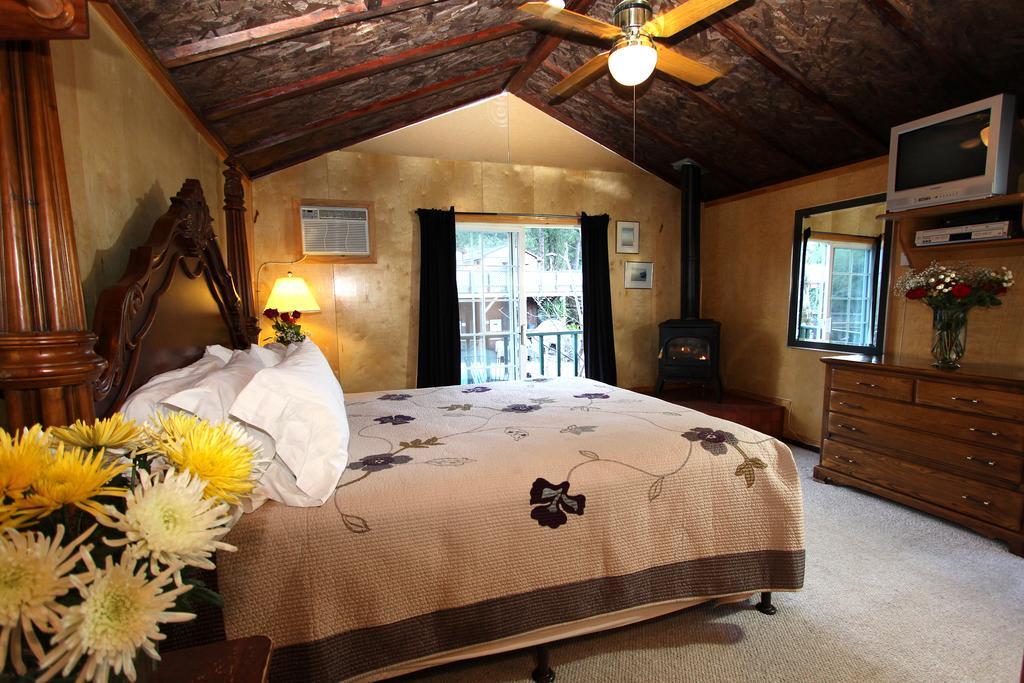 The Woods Hotel - Gay Lgbtq Cabins เกอร์นวิลล์ ภายนอก รูปภาพ