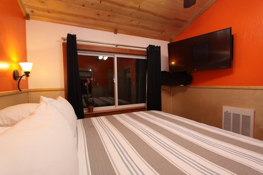 The Woods Hotel - Gay Lgbtq Cabins เกอร์นวิลล์ ภายนอก รูปภาพ